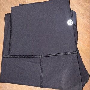 Lululemon Wunder Train High Rise Cropped Leggings in Size 4, Black EUC!